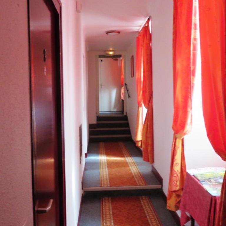 Hotel Le Relais Du Pont De Rhodes Frayssinet Zimmer foto