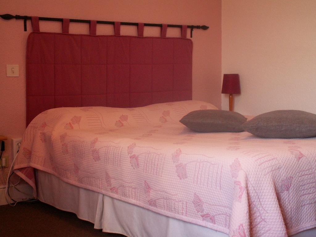 Hotel Le Relais Du Pont De Rhodes Frayssinet Zimmer foto